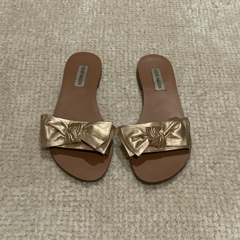 Steve Madden Metallic Gold Bow Slide Sandals